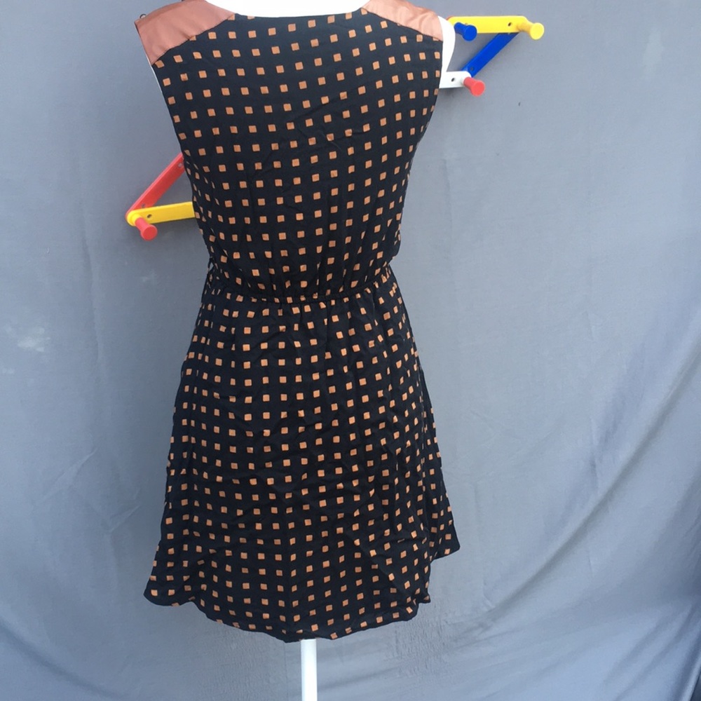 Dress - Picture 3 of 8